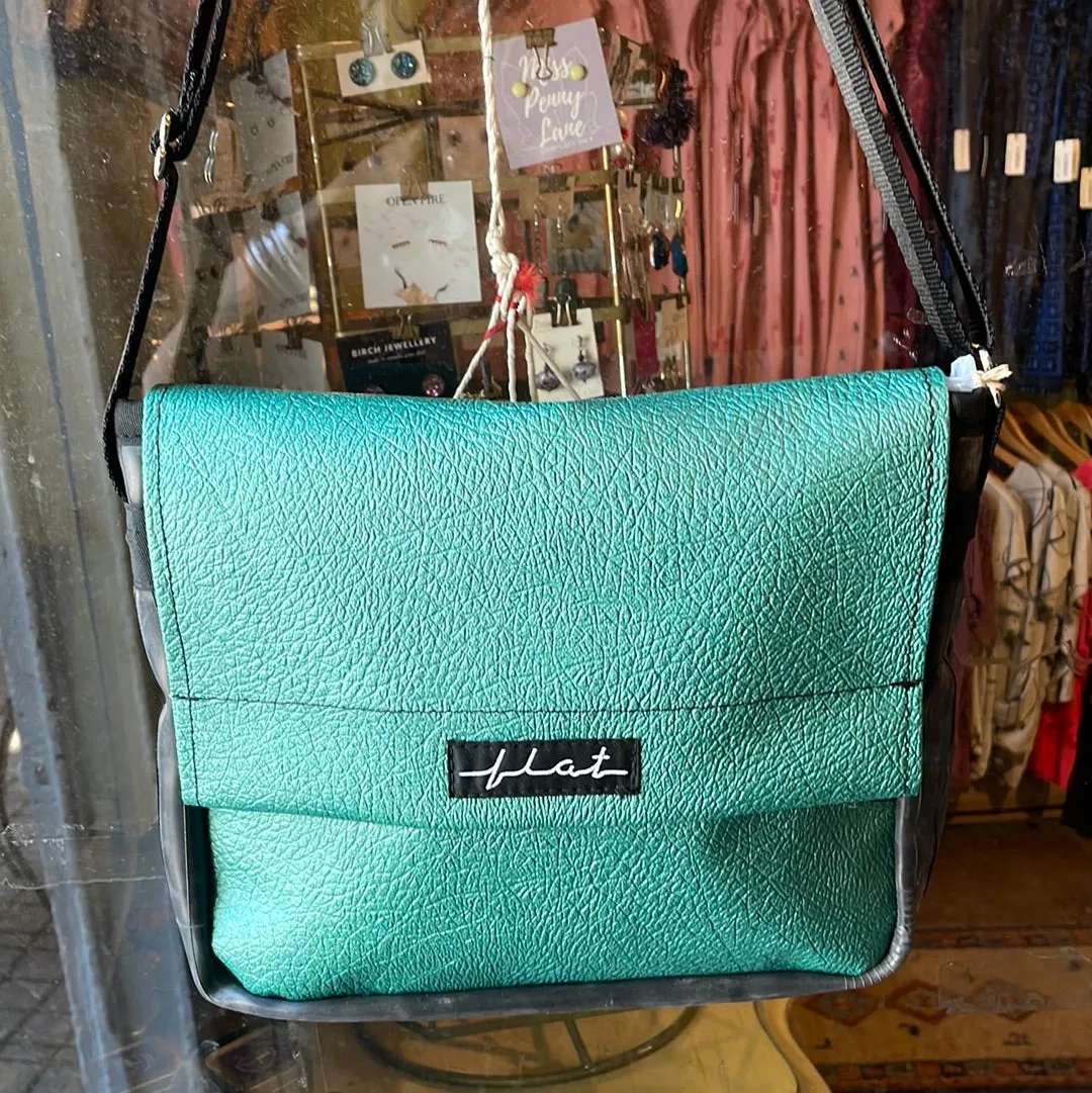 Flat Bags - Crossbody Bag